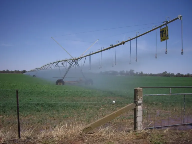 Centre pivot irrigation at Euberta